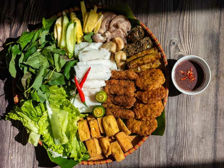 45 Most Popular Vietnam Foods