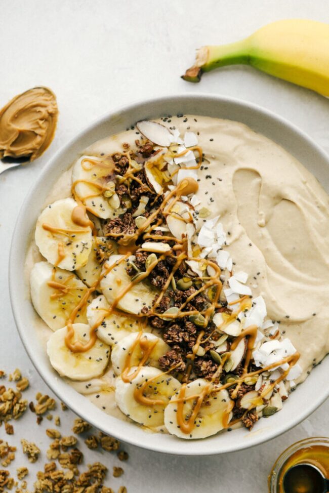 Peanut Butter and Banana Smoothie Bowl