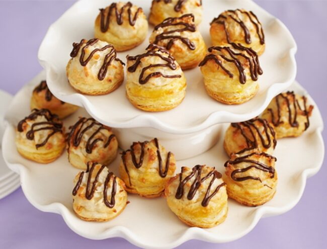 Macarons with Puff Pastry